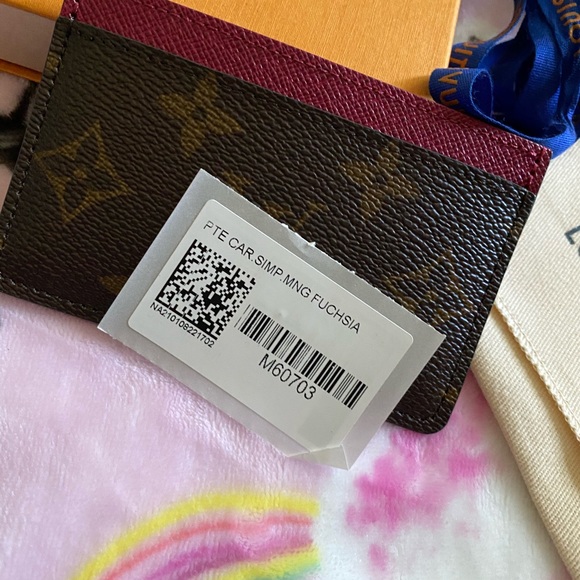 Louis Vuitton card holder - Picture 3 of 4